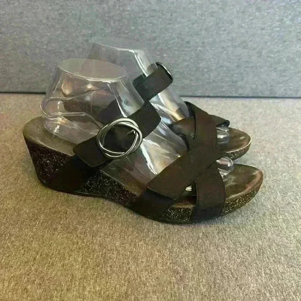 Dansko Susie Platform 2” Wedge Black Adjustable Leather Wedge Women 10 or 41 EU